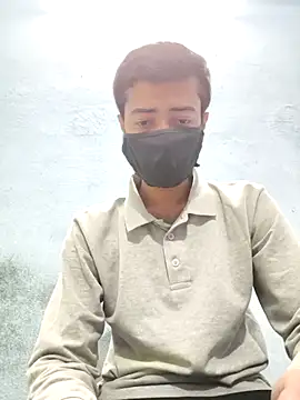 GirlsCrush  online show from November 11, 2025, 7:03 pm