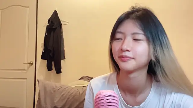 xu9920 online show from September 11, 2025, 12:38 pm