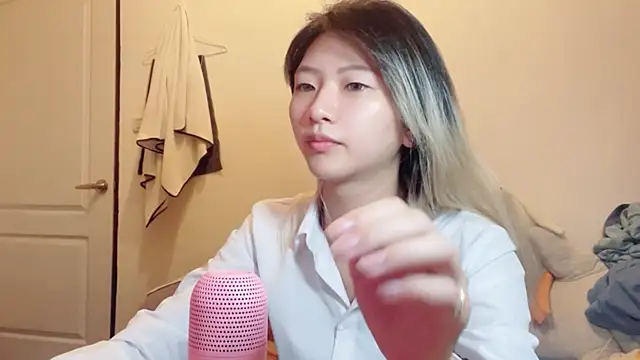 xu9920 online show from September 19, 2025, 12:39 pm