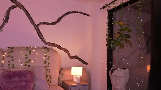 SarahCastro1  online show from November 18, 2025, 4:50 am