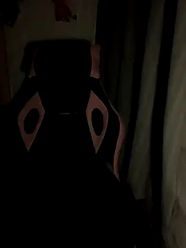 Snapshot of 1986fra chatting on September 17, 2025, 9:44 am 1986fra online show from September 17, 2025, 9:44 am