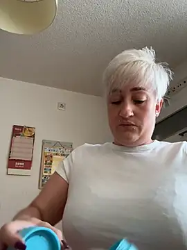 Rozendefotz online show from March 11, 2026, 6:52 am