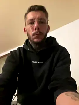 pimousssse online show from November 1, 2025, 2:24 am