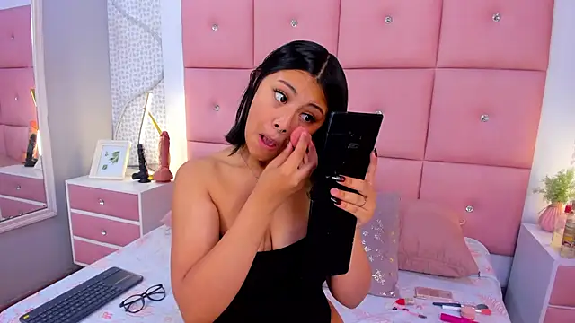 DaisySnugs1 online show from January 7, 2026, 11:45 am