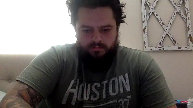 Snapshot of BeginnersLuck111 chatting on April 8, 2026, 5:02 pm BeginnersLuck111 online show from April 8, 2026, 5:02 pm