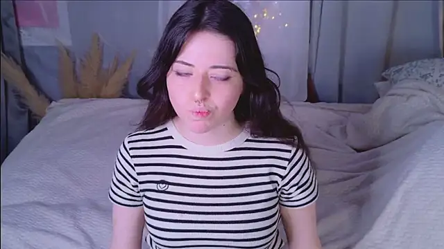 SoftAmora online show from January 10, 2026, 6:48 am