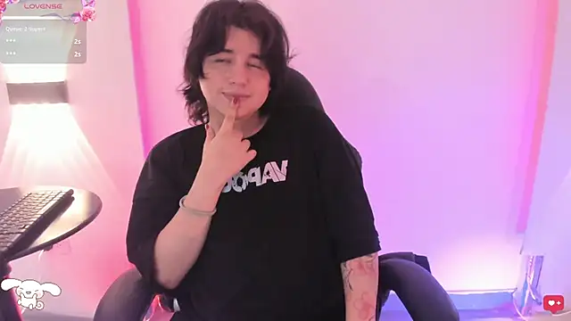 Snapshot of damienbeltmonth chatting on October 8, 2025, 7:17 am damienbeltmonth online show from October 8, 2025, 7:17 am