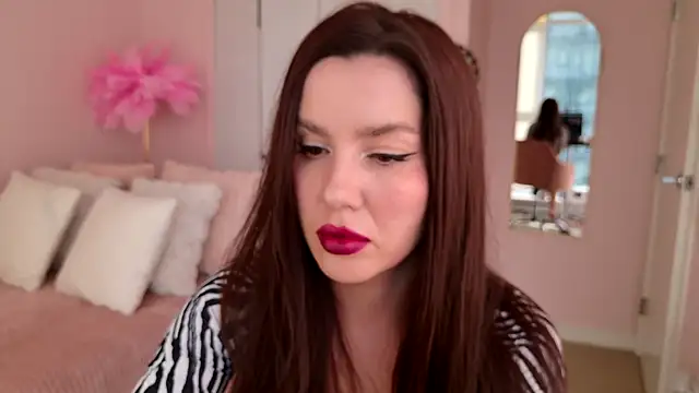 SirenSwitch online show from November 19, 2025, 9:59 pm