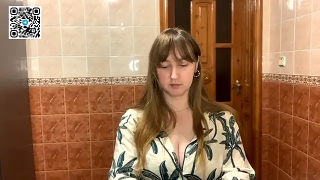 MaroonMoon  online show from September 29, 2025, 7:30 pm