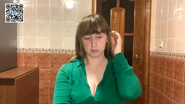 MaroonMoon  online show from November 27, 2025, 8:44 pm