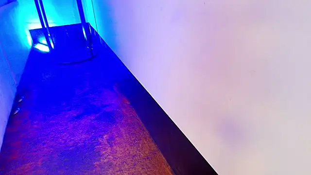 elizawiliamst online show from April 18, 2026, 12:31 pm