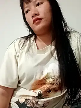 V-vivu-V online show from October 5, 2025, 1:15 am