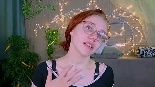 Snapshot of PollyVinice chatting on May 12, 2026, 2:58 pm PollyVinice online show from May 12, 2026, 2:58 pm