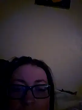 Yamiko42 online show from April 18, 2026, 1:04 pm