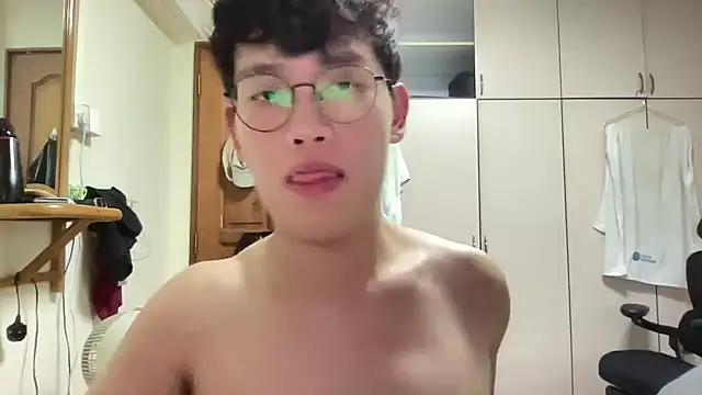 Passionatetwink2 online show from September 25, 2025, 10:19 am