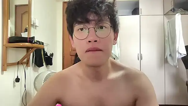 Passionatetwink2 online show from November 9, 2025, 6:23 am