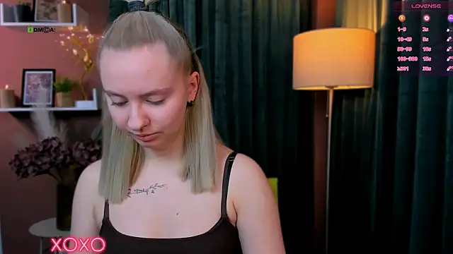 mila glow1 online show from April 14, 2026, 6:47 pm