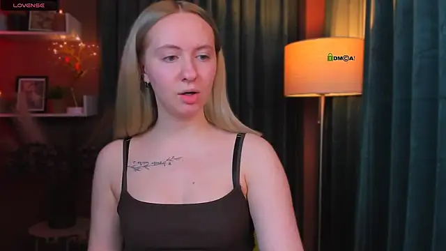 mila glow1 online show from April 16, 2026, 6:52 pm