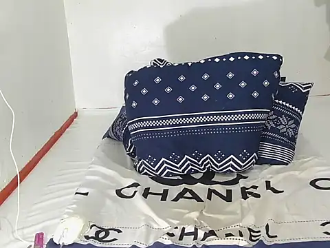 angelcum000 online show from November 30, 2025, 11:58 am