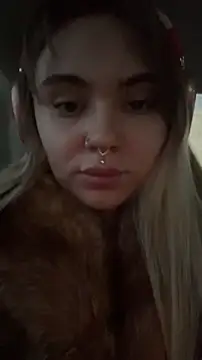 LunaMillie online show from December 15, 2025, 11:47 am