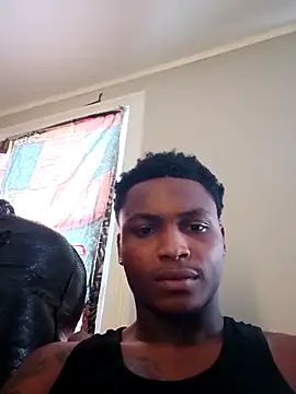 Snapshot of Dropdingo chatting on October 21, 2025, 5:13 pm Dropdingo online show from October 21, 2025, 5:13 pm