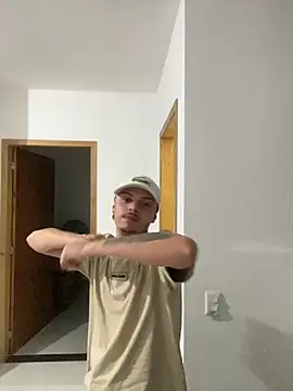 Snapshot of alemaolucca chatting on October 20, 2025, 7:20 am alemaolucca online show from October 20, 2025, 7:20 am