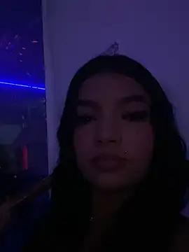 lola bn online show from November 6, 2025, 12:55 am