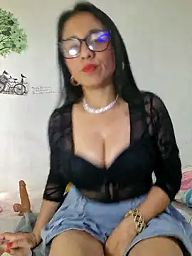 Snapshot of SofiiMilf chatting on May 6, 2026, 7:19 pm SofiiMilf online show from May 6, 2026, 7:19 pm
