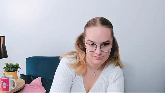 AliceCrazy69 online show from September 25, 2025, 1:15 pm