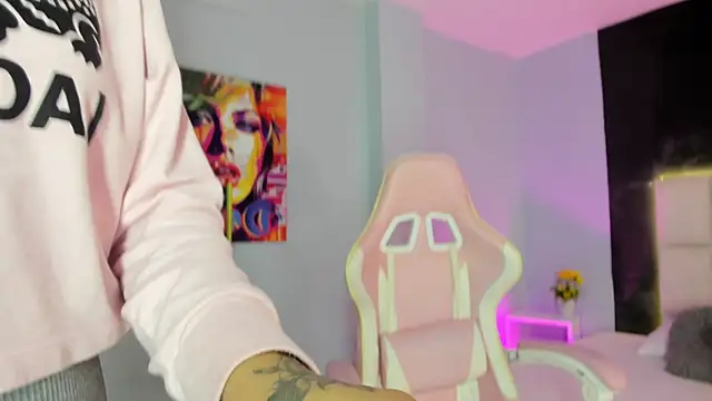 SammyRose  online show from November 12, 2025, 7:46 pm