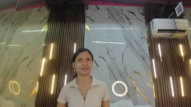 VictoriaDuart online show from January 14, 2026, 8:03 pm