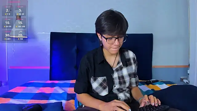 Snapshot of Tsuki_Maru chatting on October 10, 2025, 8:08 pm Tsuki Maru online show from October 10, 2025, 8:08 pm