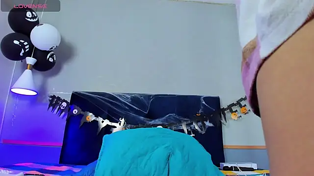 Tsuki Maru online show from October 30, 2025, 9:15 pm