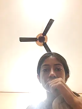 Snapshot of Evneet27_Saavu chatting on November 15, 2025, 11:10 pm Evneet27 Saavu online show from November 15, 2025, 11:10 pm