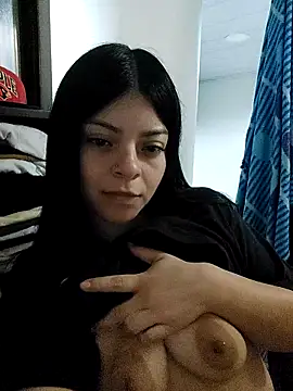 LunaJacobs online show from October 5, 2025, 12:20 am