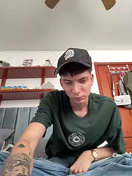 Snapshot of Luck__090 chatting on September 15, 2025, 7:36 pm Luck 090 online show from September 15, 2025, 7:36 pm