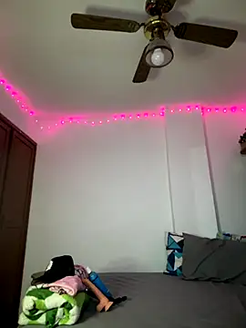 Snapshot of Luck__090 chatting on October 16, 2025, 2:01 am Luck 090 online show from October 16, 2025, 2:01 am