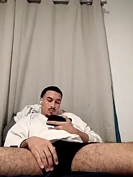 Snapshot of Jadriel23 chatting on October 7, 2025, 4:31 am Jadriel23 online show from October 7, 2025, 4:31 am