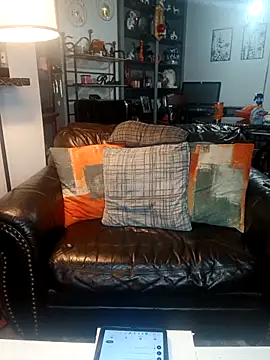 Snapshot of MRTATTWO chatting on October 3, 2025, 5:26 am MRTATTWO online show from October 3, 2025, 5:26 am