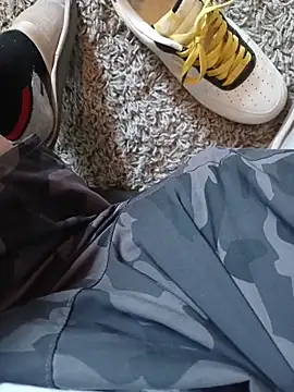 Snapshot of MRTATTWO chatting on November 8, 2025, 5:45 pm MRTATTWO online show from November 8, 2025, 5:45 pm