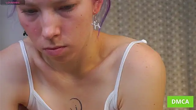 JuliannaWenger online show from October 27, 2025, 4:11 pm