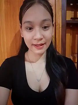 Snapshot of ChiecumBae chatting on October 19, 2025, 12:44 am ChiecumBae online show from October 19, 2025, 12:44 am