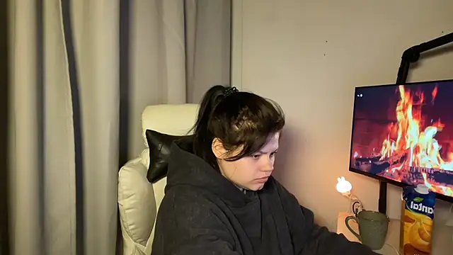 Snapshot of GoddessDarina chatting on October 25, 2025, 11:54 pm GoddessDarina online show from October 25, 2025, 11:54 pm