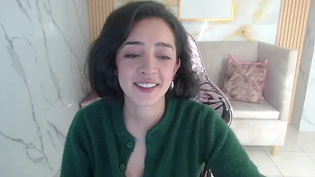 sara lopez s online show from October 18, 2025, 1:23 pm