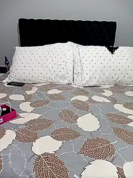 mekserina0 online show from October 22, 2025, 9:03 pm