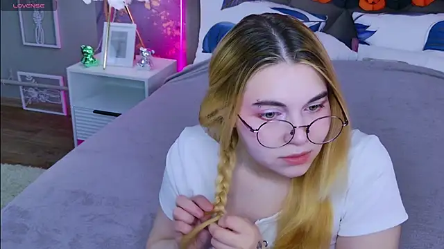 Evie Vall online show from November 2, 2025, 3:14 pm