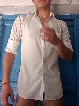 RockRolaxxx online show from April 13, 2026, 5:46 am