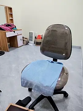 Lyly suri07 online show from April 4, 2026, 10:29 pm