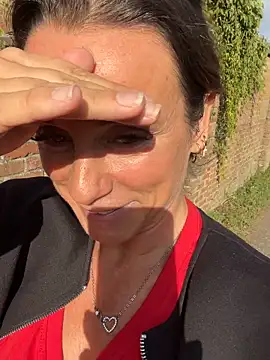 Justnani001 online show from September 21, 2025, 3:02 pm