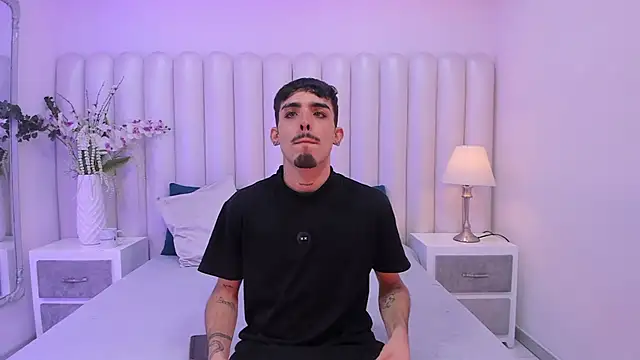 NikoStone  online show from September 28, 2025, 5:24 am